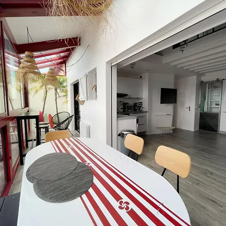 Port Sud - T3 En Duplex Avec Vue Panoramique Sur Le Port De דירה *
